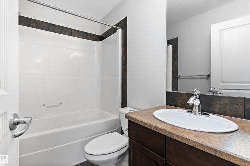 823 172 Street, Edmonton, AB - Indoor Photo Showing Bathroom