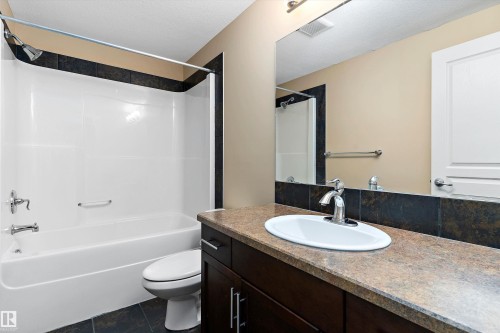 823 172 Street, Edmonton, AB - Indoor Photo Showing Bathroom