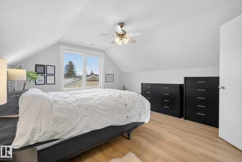 9327 86 Street, Edmonton, AB - Indoor Photo Showing Bedroom