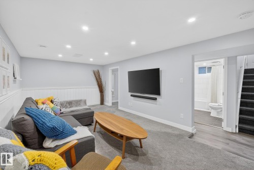 9327 86 Street, Edmonton, AB - Indoor