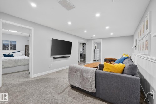 9327 86 Street, Edmonton, AB - Indoor