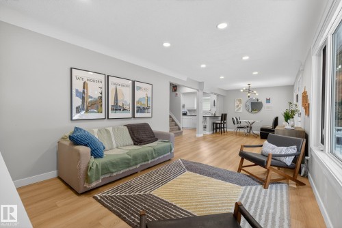9327 86 Street, Edmonton, AB - Indoor Photo Showing Living Room