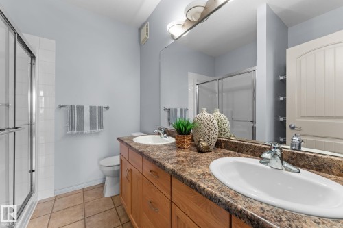 302 2503 Hanna Crescent, Edmonton, AB - Indoor Photo Showing Bathroom