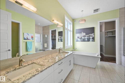 1 7570 May Common, Edmonton, AB - Indoor Photo Showing Bathroom