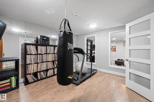 1 7570 May Common, Edmonton, AB - Indoor