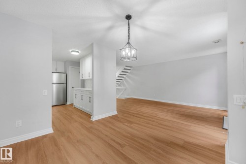 70 Hearthstone, Edmonton, AB - Indoor