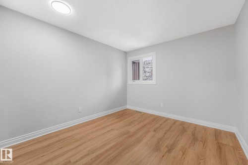 70 Hearthstone, Edmonton, AB - Indoor Photo Showing Other Room