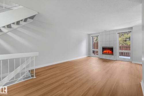 70 Hearthstone, Edmonton, AB - Indoor With Fireplace