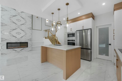 3505 44 Avenue, Beaumont, AB - Indoor Photo Showing Kitchen With Upgraded Kitchen