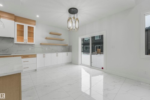 3505 44 Avenue, Beaumont, AB - Indoor Photo Showing Kitchen