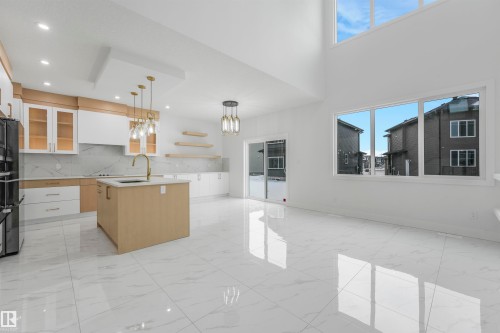 3505 44 Avenue, Beaumont, AB - Indoor Photo Showing Kitchen