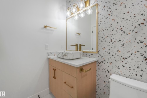 3505 44 Avenue, Beaumont, AB - Indoor Photo Showing Bathroom