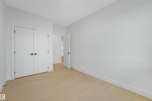 3505 44 Avenue, Beaumont, AB - Indoor Photo Showing Other Room