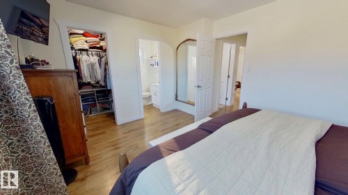 11935 57 Street, Edmonton, AB - Indoor Photo Showing Bedroom