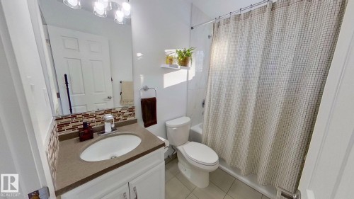 11935 57 Street, Edmonton, AB - Indoor Photo Showing Bathroom