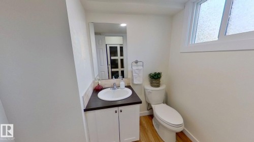 11935 57 Street, Edmonton, AB - Indoor Photo Showing Bathroom