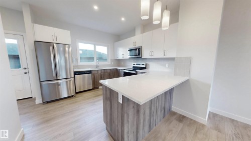691 Cambrian Boulevard, Sherwood Park, AB - Indoor Photo Showing Kitchen