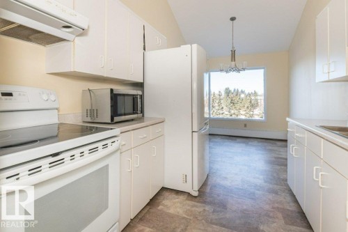 433 4404 122 Street, Edmonton, AB - Indoor Photo Showing Kitchen