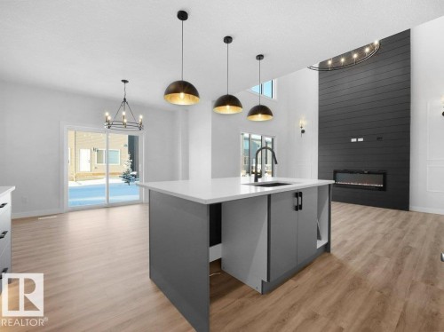 3310 Chickadee Dr, Edmonton, AB - Indoor Photo Showing Kitchen With Upgraded Kitchen