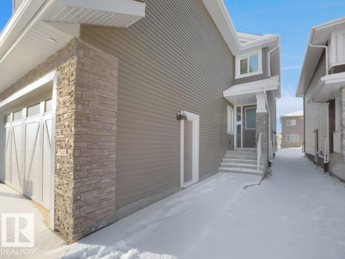 3310 Chickadee Dr, Edmonton, AB - Outdoor