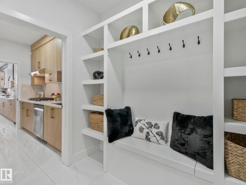 3512 44 Avenue, Beaumont, AB - Indoor Photo Showing Kitchen
