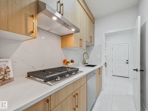 3512 44 Avenue, Beaumont, AB - Indoor Photo Showing Kitchen With Upgraded Kitchen