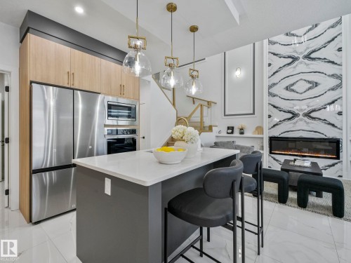 3512 44 Avenue, Beaumont, AB - Indoor Photo Showing Kitchen With Upgraded Kitchen