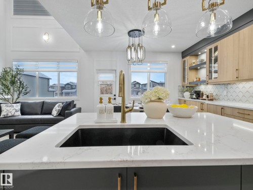 3512 44 Avenue, Beaumont, AB - Indoor Photo Showing Kitchen With Upgraded Kitchen