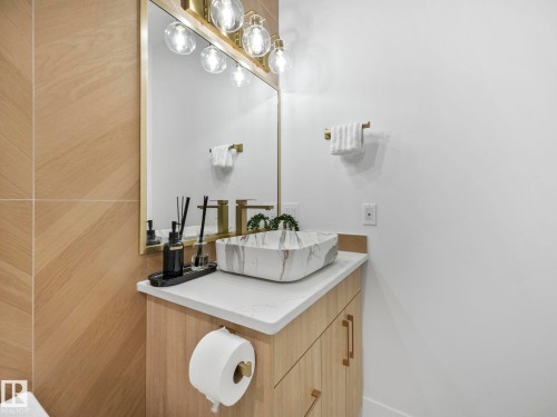 3512 44 Avenue, Beaumont, AB - Indoor Photo Showing Bathroom