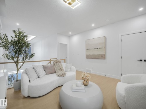 3512 44 Avenue, Beaumont, AB - Indoor Photo Showing Living Room