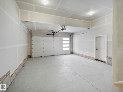 3512 44 Avenue, Beaumont, AB - Indoor Photo Showing Garage