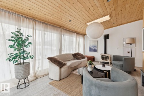 8617 158A Avenue, Edmonton, AB - Indoor