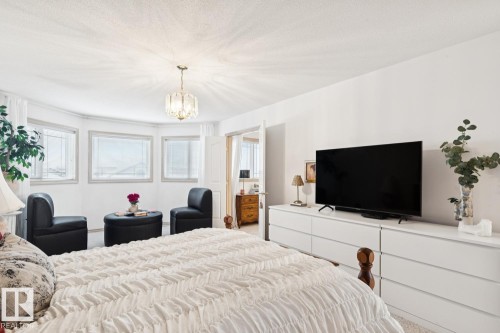 8617 158A Avenue, Edmonton, AB - Indoor Photo Showing Bedroom