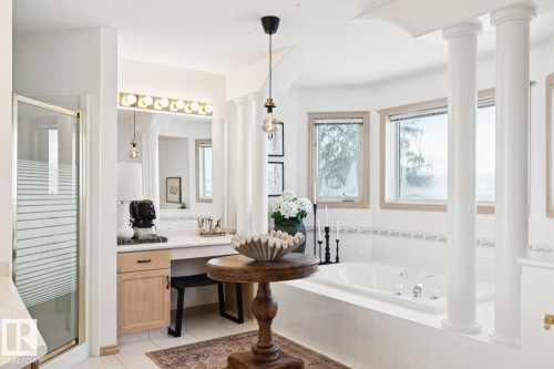 8617 158A Avenue, Edmonton, AB - Indoor Photo Showing Bathroom