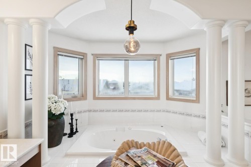 8617 158A Avenue, Edmonton, AB - Indoor Photo Showing Bathroom