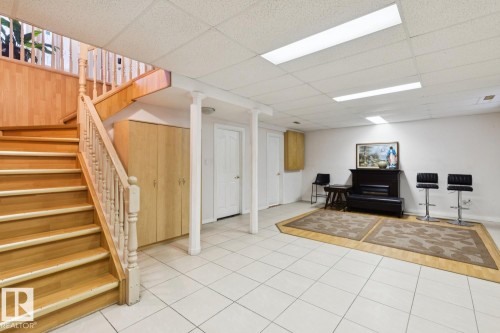 8617 158A Avenue, Edmonton, AB - Indoor