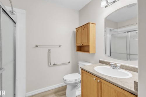 1 5011 Pine Drive, Cherry Grove, AB - Indoor Photo Showing Bathroom
