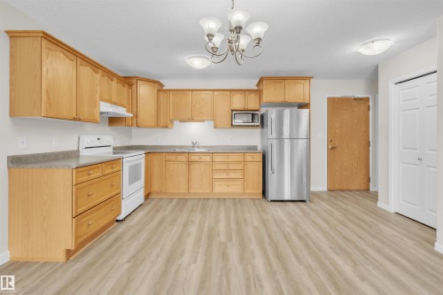 1 5011 Pine Drive, Cherry Grove, AB - Indoor Photo Showing Kitchen