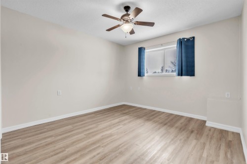 1 5011 Pine Drive, Cherry Grove, AB - Indoor Photo Showing Other Room