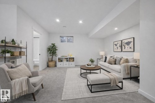 10916 175 Avenue, Edmonton, AB - Indoor Photo Showing Living Room