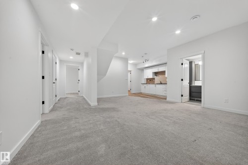 10916 175 Avenue, Edmonton, AB - Indoor Photo Showing Other Room