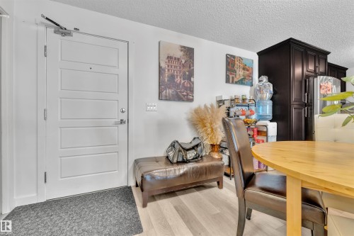228 6076 Schonsee Way, Edmonton, AB - Indoor