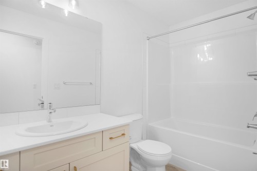 1277 Keswick Drive, Edmonton, AB - Indoor Photo Showing Bathroom