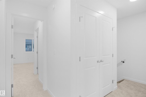 1277 Keswick Drive, Edmonton, AB - Indoor Photo Showing Other Room