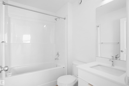 27 531 Merlin Landing, Edmonton, AB - Indoor Photo Showing Bathroom