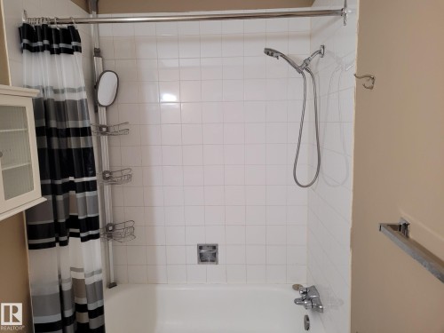 304A 2908 116A Avenue, Edmonton, AB - Indoor Photo Showing Bathroom