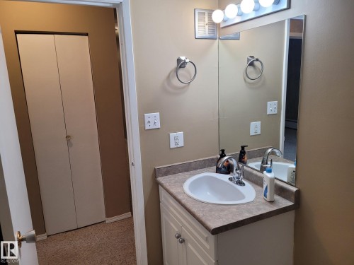 304A 2908 116A Avenue, Edmonton, AB - Indoor Photo Showing Bathroom