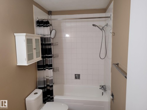 304A 2908 116A Avenue, Edmonton, AB - Indoor Photo Showing Bathroom