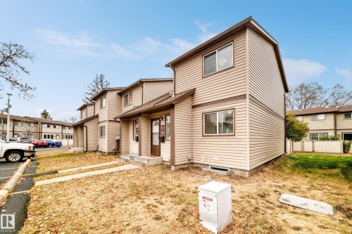 1189 Hooke Road, Edmonton, AB - Outdoor