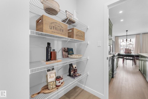 5512 Hawthorn Passage, Edmonton, AB - Indoor Photo Showing Other Room